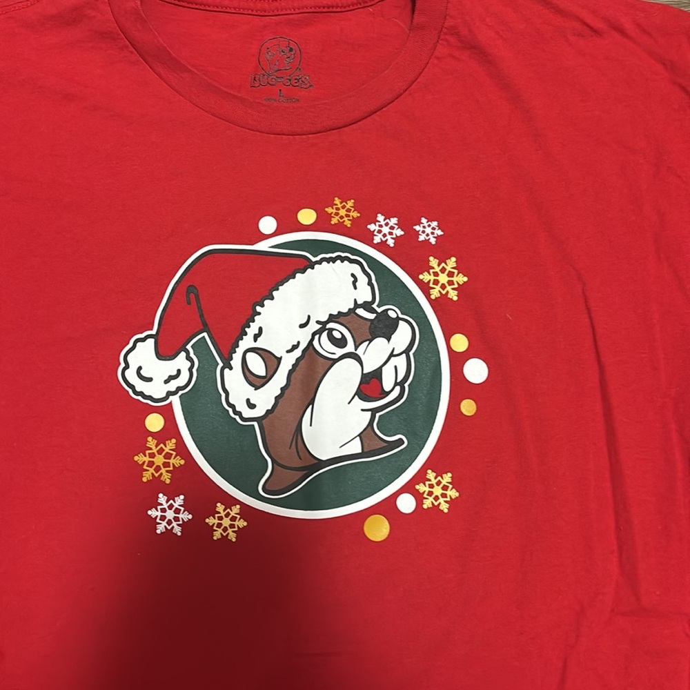bucees christmas t shirt - Picture 2 of 4